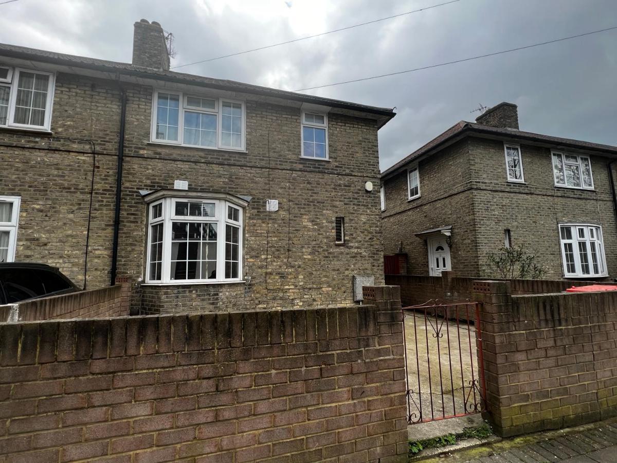 Good Priced Single Rooms In Sherperds Bush London Bagian luar foto