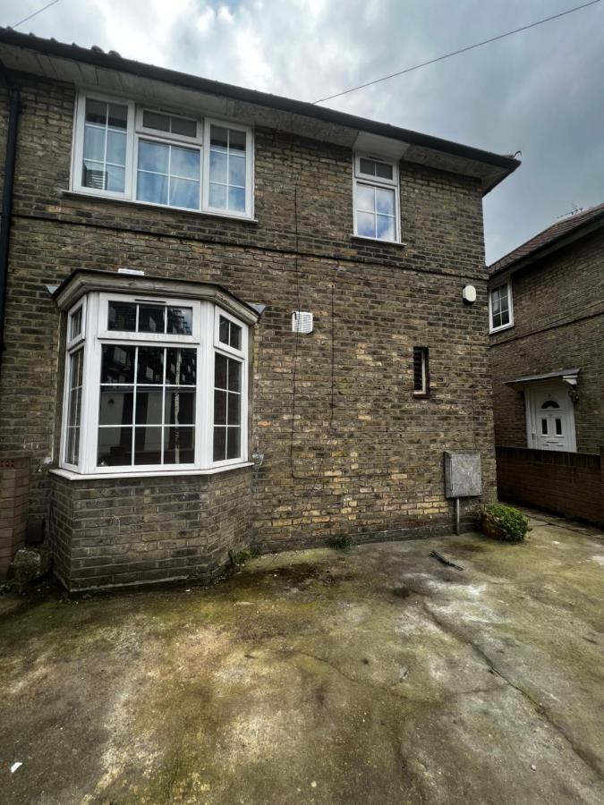 Good Priced Single Rooms In Sherperds Bush London Bagian luar foto