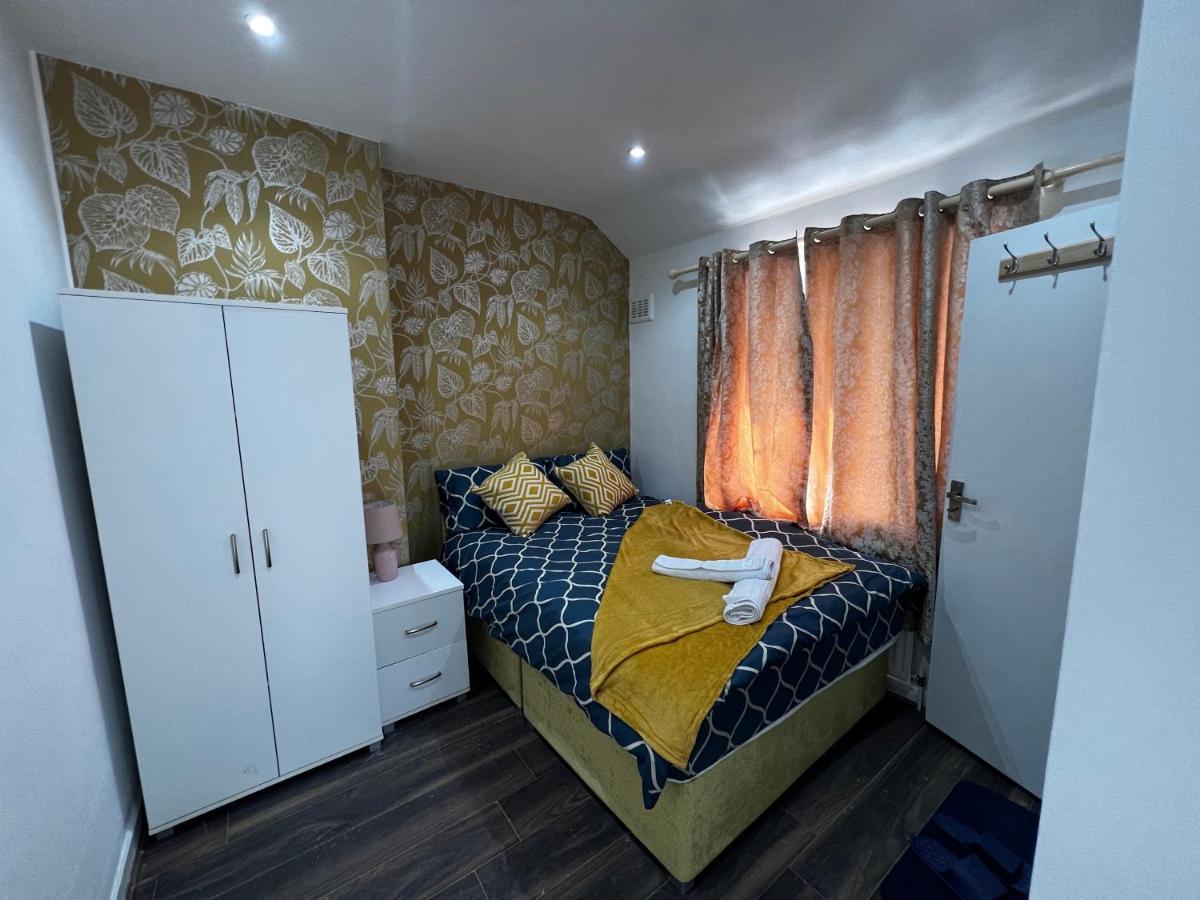 Good Priced Single Rooms In Sherperds Bush London Bagian luar foto